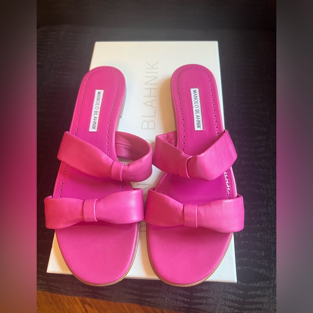 Manolo Blahnik flat sandals size 37.5